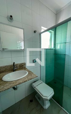 Casa à venda com 215m², 3 quartos e 3 vagas Casa à venda com 215m², 3 quartos e 3 vagasBanheiro