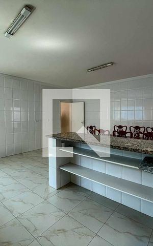 Casa à venda com 215m², 3 quartos e 3 vagas Casa à venda com 215m², 3 quartos e 3 vagasCozinha