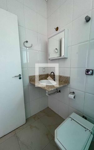 Casa à venda com 215m², 3 quartos e 3 vagas Casa à venda com 215m², 3 quartos e 3 vagasBanheiro da Suíte 2