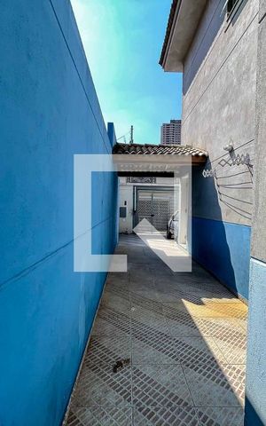 Casa à venda com 215m², 3 quartos e 3 vagas Casa à venda com 215m², 3 quartos e 3 vagasCorredor