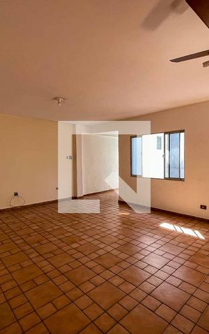 Casa à venda com 215m², 3 quartos e 3 vagas Casa à venda com 215m², 3 quartos e 3 vagasSalão de Festas