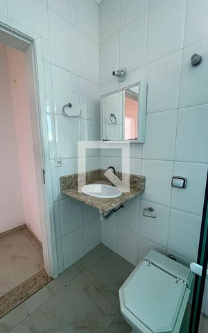Casa à venda com 215m², 3 quartos e 3 vagas Casa à venda com 215m², 3 quartos e 3 vagasBanheiro
