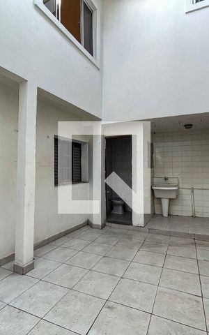 Casa à venda com 215m², 3 quartos e 3 vagas Casa à venda com 215m², 3 quartos e 3 vagasQuintal