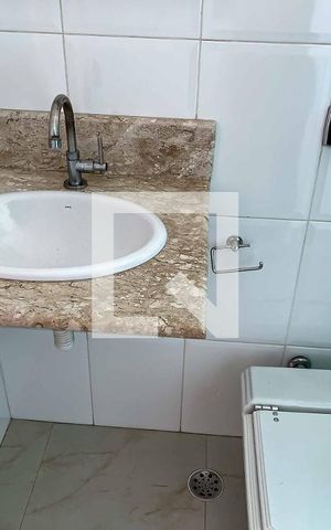 Casa à venda com 215m², 3 quartos e 3 vagas Casa à venda com 215m², 3 quartos e 3 vagasBanheiro