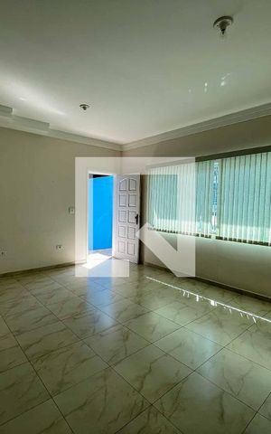 Casa à venda com 215m², 3 quartos e 3 vagas Casa à venda com 215m², 3 quartos e 3 vagasSala