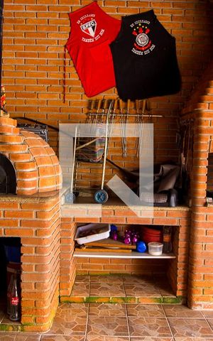 Casa à venda com 300m², 5 quartos e 5 vagasQuintal - Churrasqueira