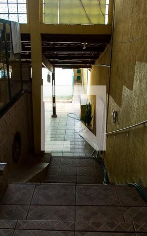 Casa à venda com 300m², 5 quartos e 5 vagasCorredor