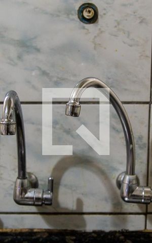 Casa à venda com 300m², 5 quartos e 5 vagasCozinha - Torneira