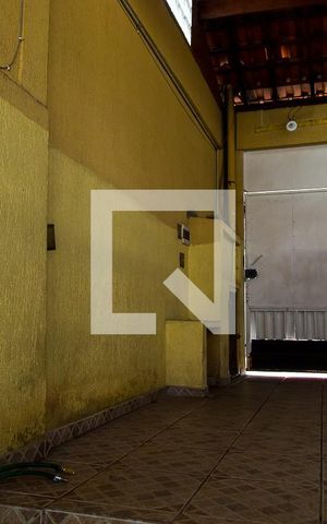 Casa à venda com 300m², 5 quartos e 5 vagasCorredor