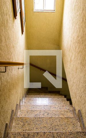 Casa à venda com 300m², 5 quartos e 5 vagasCorredor - Escada