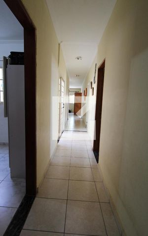 Casa à venda com 154m², 4 quartos e 3 vagasCorredor