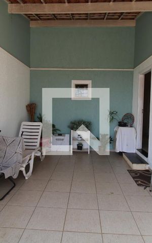 Casa à venda com 154m², 4 quartos e 3 vagasGaragem e Jardim