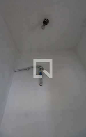 Apartamento à venda com 69m², 2 quartos e sem vaga Apartamento à venda com 69m², 2 quartos e sem vagaBanheiro de Serviço