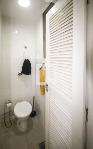 Apartamento à venda com 136m², 3 quartos e 2 vagas Apartamento à venda com 136m², 3 quartos e 2 vagasBanheiro de Serviço
