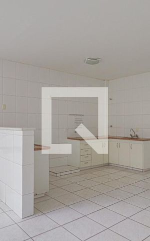 Apartamento à venda com 240m², 3 quartos e 4 vagasCozinha e Área de Serviço