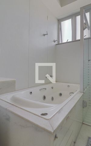 Apartamento à venda com 240m², 3 quartos e 4 vagasBanheiro Social
