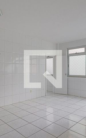 Apartamento à venda com 240m², 3 quartos e 4 vagasCozinha e Área de Serviço