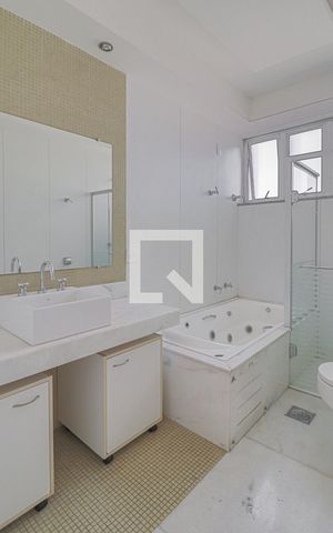 Apartamento à venda com 240m², 3 quartos e 4 vagasBanheiro Social