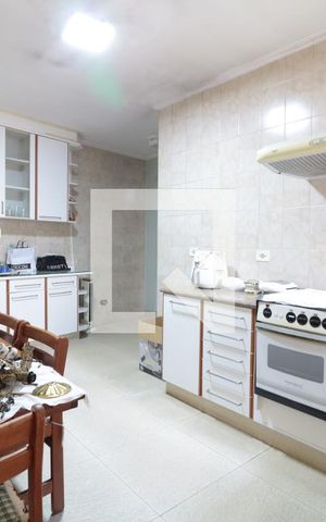 Casa à venda com 400m², 5 quartos e 5 vagasCozinha 