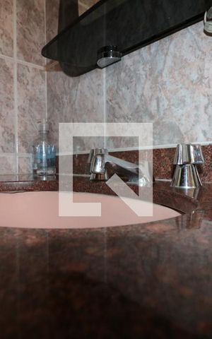 Casa à venda com 400m², 5 quartos e 5 vagasBanheiro 2 - pia