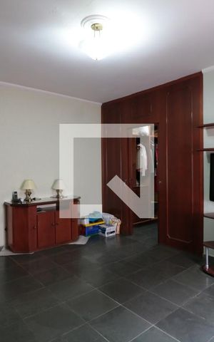 Casa à venda com 400m², 5 quartos e 5 vagasSuite 