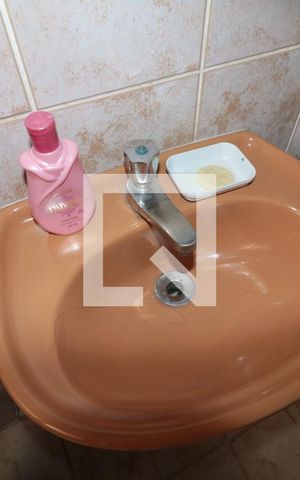 Casa à venda com 400m², 5 quartos e 5 vagasBanheiro de Serviço - pia