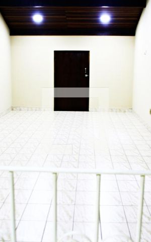 Casa para alugar com 250m², 4 quartos e 2 vagasSotão