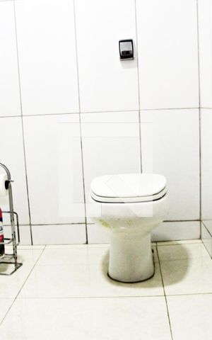 Casa para alugar com 250m², 4 quartos e 2 vagasBanheiro