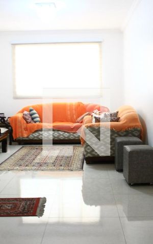 Casa para alugar com 250m², 4 quartos e 2 vagasSala