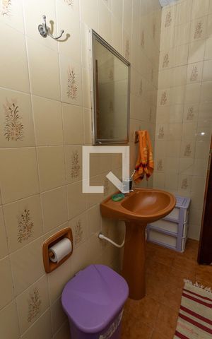 Casa à venda com 258m², 3 quartos e 4 vagas Casa à venda com 258m², 3 quartos e 4 vagasBanheiro social