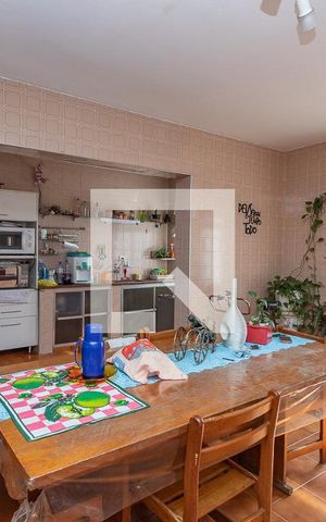 Casa à venda com 258m², 3 quartos e 4 vagas Casa à venda com 258m², 3 quartos e 4 vagasCozinha