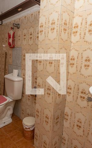 Casa à venda com 258m², 3 quartos e 4 vagas Casa à venda com 258m², 3 quartos e 4 vagasBanheiro de serviço
