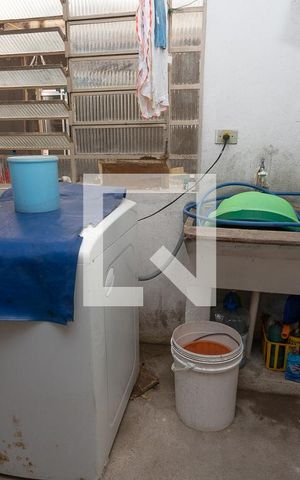 Casa à venda com 258m², 3 quartos e 4 vagas Casa à venda com 258m², 3 quartos e 4 vagasÁrea de serviço / porão