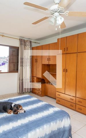 Casa à venda com 258m², 3 quartos e 4 vagas Casa à venda com 258m², 3 quartos e 4 vagasQuarto 1