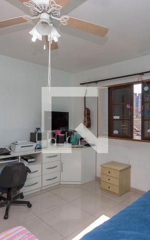 Casa à venda com 258m², 3 quartos e 4 vagas Casa à venda com 258m², 3 quartos e 4 vagasQuarto 3 - suíte