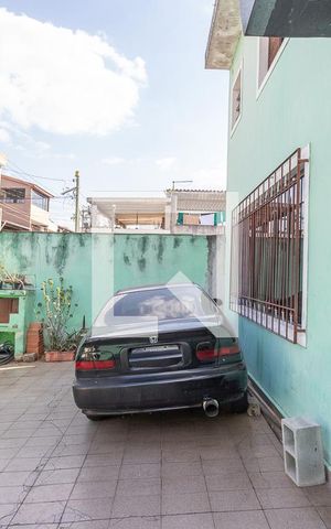 Casa à venda com 258m², 3 quartos e 4 vagas Casa à venda com 258m², 3 quartos e 4 vagasGaragem