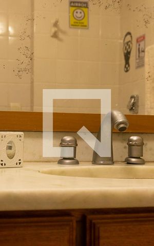 Apartamento à venda com 98m², 2 quartos e 1 vaga Apartamento à venda com 98m², 2 quartos e 1 vagaDetalhe banheiro