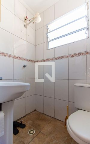 Casa à venda com 118m², 2 quartos e 2 vagas Casa à venda com 118m², 2 quartos e 2 vagasBanheiro da Suíte
