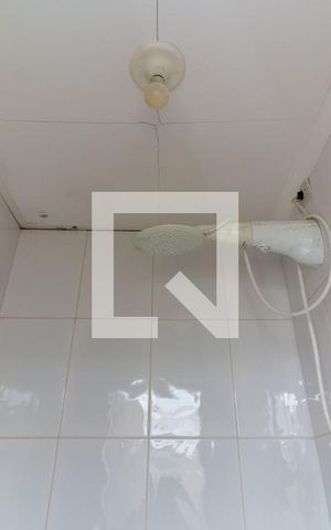 Casa à venda com 118m², 2 quartos e 2 vagas Casa à venda com 118m², 2 quartos e 2 vagasBanheiro de Serviço