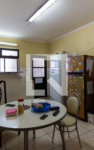 Casa à venda com 118m², 2 quartos e 2 vagas Casa à venda com 118m², 2 quartos e 2 vagasCozinha