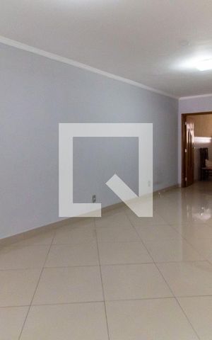 Casa à venda com 118m², 2 quartos e 2 vagas Casa à venda com 118m², 2 quartos e 2 vagasSala