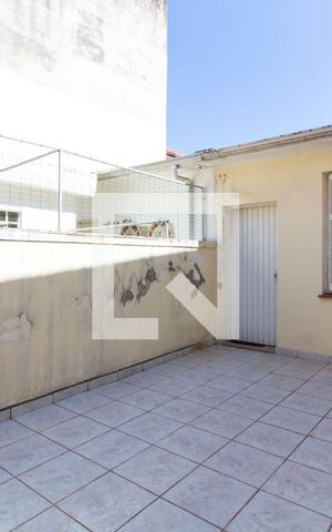 Casa à venda com 118m², 2 quartos e 2 vagas Casa à venda com 118m², 2 quartos e 2 vagasQuintal e Área de Serviço