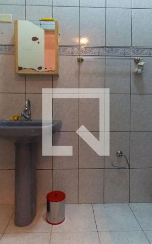 Casa à venda com 118m², 2 quartos e 2 vagas Casa à venda com 118m², 2 quartos e 2 vagasBanheiro Social