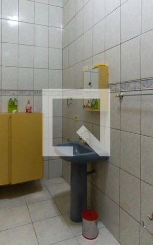 Casa à venda com 118m², 2 quartos e 2 vagas Casa à venda com 118m², 2 quartos e 2 vagasBanheiro Social