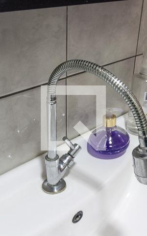 Casa à venda com 170m², 3 quartos e 2 vagasBanheiro - Torneira