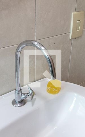 Casa à venda com 170m², 3 quartos e 2 vagasBanheiro - Torneira