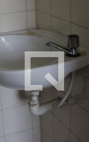 Apartamento à venda com 76m², 2 quartos e 1 vagaBanheiro de Serviço