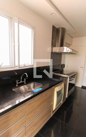 Apartamento à venda com 118m², 2 quartos e 3 vagas Apartamento à venda com 118m², 2 quartos e 3 vagasCozinha