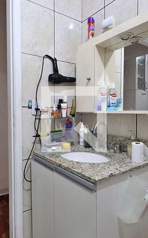 Casa à venda com 120m², 2 quartos e 2 vagasBanheiro Social