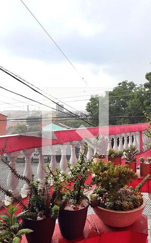 Casa à venda com 120m², 2 quartos e 2 vagasVaranda